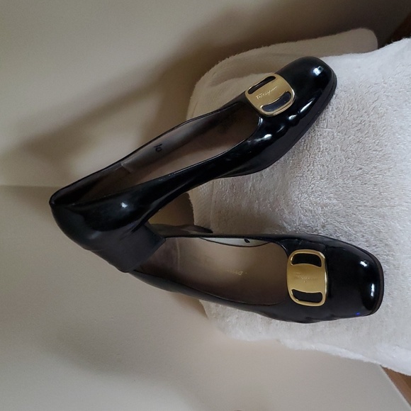 Salvatore Ferragamo Shoes - Salvatore Ferragamo Patent Flats